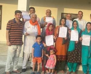 Paragpur: 11 families of Dodu Brahmin left ration card subsidy