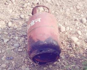 Cylinder caught fire in Lower Vallabh, major accident averted
