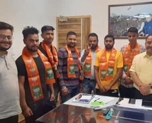 5 families joined hands of Congress, joined BJP