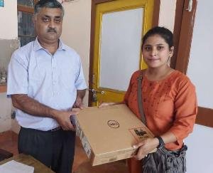 Dhasoli's Sakshi Dogra got laptop