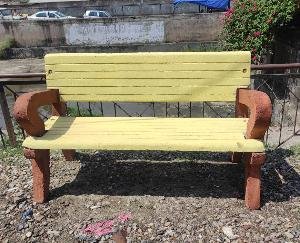 12 benches set up in the market with the help of traders