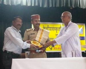  DSP Dehra explained the importance of yoga to the students