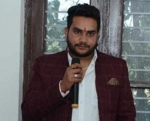 Jakhota Panchayat head supported the demands of the Zilla Parishad employees