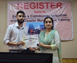 300 volunteers will be trained under Aapda Mitra scheme - ADC