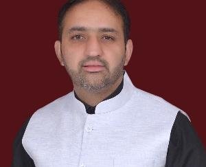 Doing politics on public issues is an old habit of Congress party: Nanda