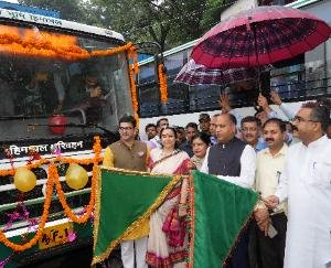 CM launches 50 percent concession in bus fare for women passengers under 'Nari Ko Naman' program
