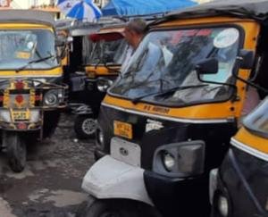 SDM Kangra held a meeting with the auto rickshaw drivers of Kangra city