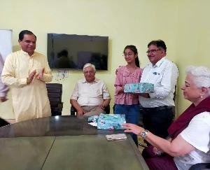 Muskaan honored by giving memento