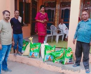 Jwalamukhi: Jai Pabbu Mata Seva Sadan Khundia gave the goods of Dham in the daughter's wedding