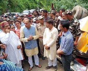 CM visits Kullu bus accident site