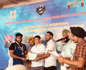Aman Chauhan won silver medal in Indian Power Lifting held in Punjab
