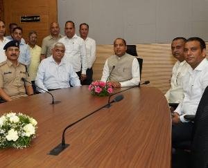 CM dedicates conference hall at Himachal Bhawan, Chandigarh