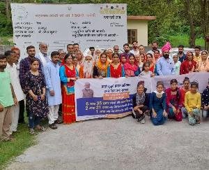 Public welfare schemes of the government told to the people by the artists of Lok Natya Kala Manch