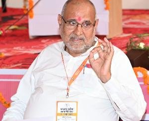 Congress a sinking ship: Khanna