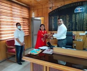 Ruchika and Ritika illuminated the name of the district by winning gold medals