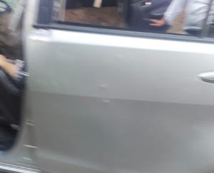 1 killed, 3 injured when a stone fell on a moving vehicle in Shimla