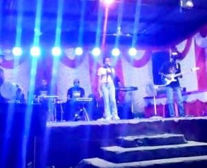  Himachali singers set color in the first cultural evening of Minjar fair in Panchayat Jamanabad