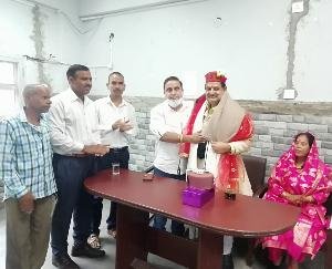 Retirement of Bhuvnesh Sharma in traditional dress, served for 38 years