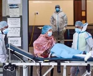 Fluctuations continue in the cases of corona infection in the country, know how many cases were reported today