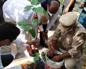 Governor pays tribute to martyr Vikram Batra and martyr Saurabh Kalia