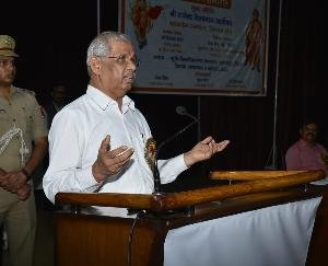 Governor appealed to participate in the tricolor campaign at every house