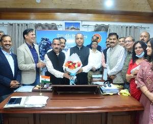 College professors thank the Chief Minister for the revised UGC pay scale