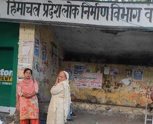 Route of two buses from Liara to Dada Siba Talwada in the morning but one running