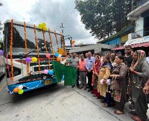 Bus service for Baroh-Hoshiarpur, Nagrota-Chandigarh flagged off