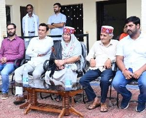 Pahari Gandhi Baba Kanshi Ram's granddaughter honored in Naleti Gram Panchayat