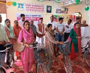 Distribution of goods to 100 people through welfare board