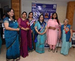 Along with the responsibility of the household, women are giving contribution in social service