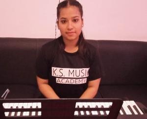  Komal Rana made top ten place in Himachal's Got Talent's music competition