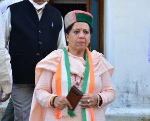 शिमला:  प्रत्येक उम्मीदवार को पार्टी टिकट के लिये आवेदन करना आवश्यक : प्रतिभा सिंह 