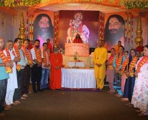  कांगड़ा : श्रीकृष्ण कथामृत के दौरान कृष्ण जन्मोत्सव को खूब नाच गाकर मनाया 