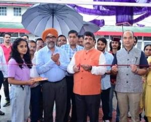 Vice Chancellor launched Him Palam Triloki and Kanchan variety of Rajmash