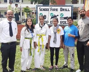 Jwalamukhi: 2 girls of Himachal Taekwondo Academy Khudin won silver and bronze medals