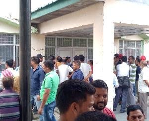 Open bidding for rent of 16 shops in the presence of SDM