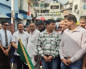 Trilok Kapoor launches Palampur to Haridwar bus service