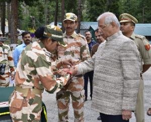 Governor visited border village Chitkul