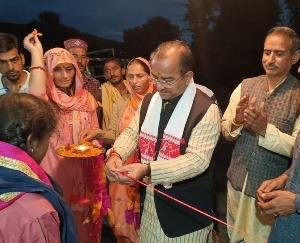 Trilok Kapoor inaugurated Himfed Milk Dairy at 5:30 am