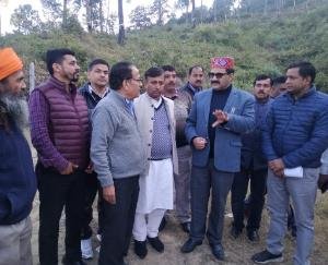 वन मंत्री ने किया निहारी में चल रहे एक्सपेरिमेंटल सिल्वीकल्चर फीलिंग का निरीक्षण 