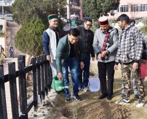 जल, ऊर्जा संरक्षण, कचरा प्रबंधन, स्वच्छता एवं पौधरोपण हमारा सामूहिक उत्तरदायित्व-देवेंद्र ठाकुर