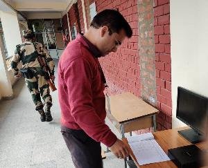EVM under tight guard, ADM checked the security arrangements of strong room
