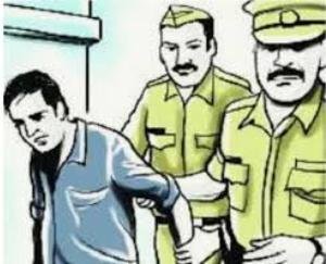  Police caught a drug addict youth secretly entering Suniyar's house