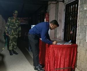 District Election Officer checked the security arrangements of the strong room