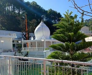 Solan: Devotees from Punjab and Haryana arrived in large numbers on the last day of Mahiya Mela Johadji