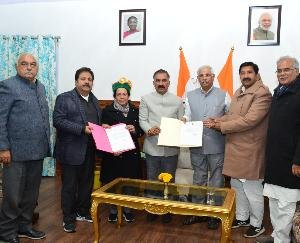 Sukhwinder Singh Sukhu presented the claim to the Governor to form a new government in the state.