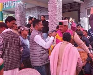 Thousands of workers welcomed the newly elected MLA