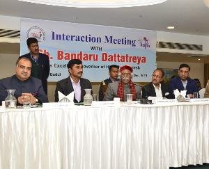 Governor interacts with members of BBNIA