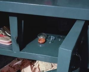 Just 100 meters away from the police post, jewelry worth lakhs stolen in broad daylight